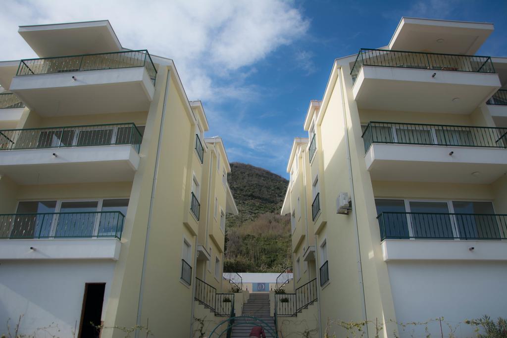 Adriadome Apartments Bijela Exterior photo