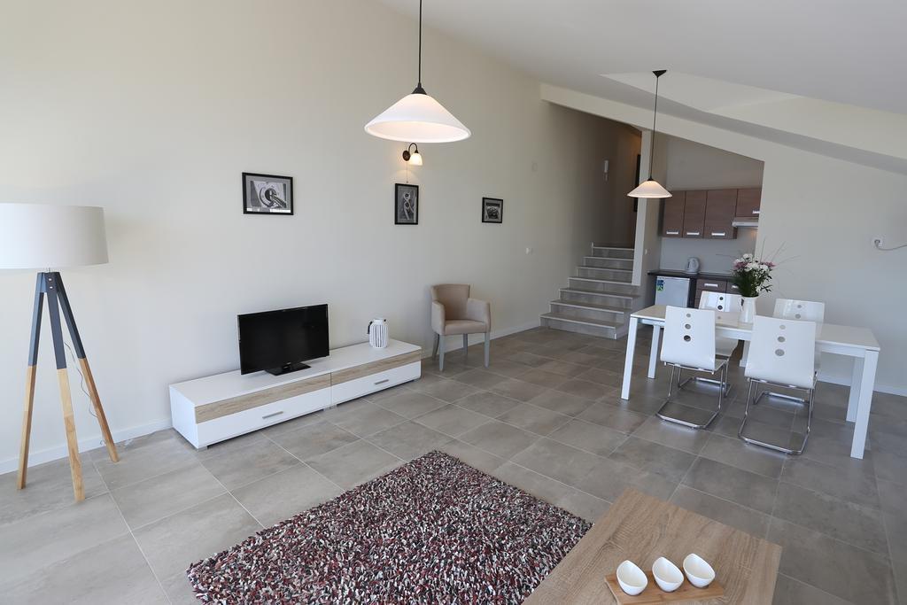 Adriadome Apartments Bijela Exterior photo