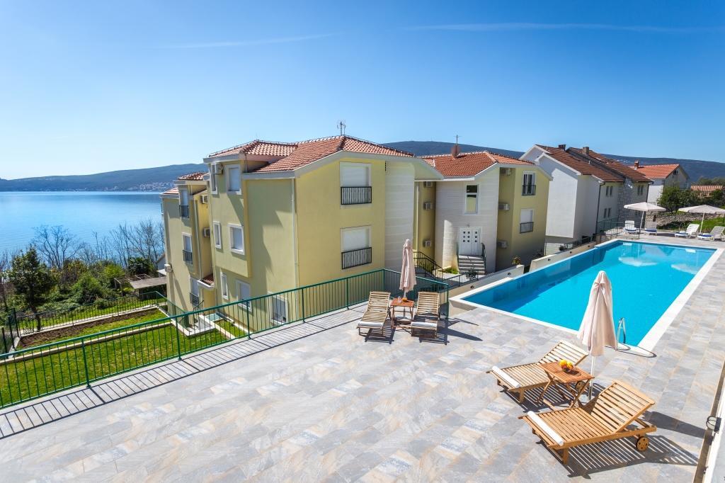 Adriadome Apartments Bijela Exterior photo