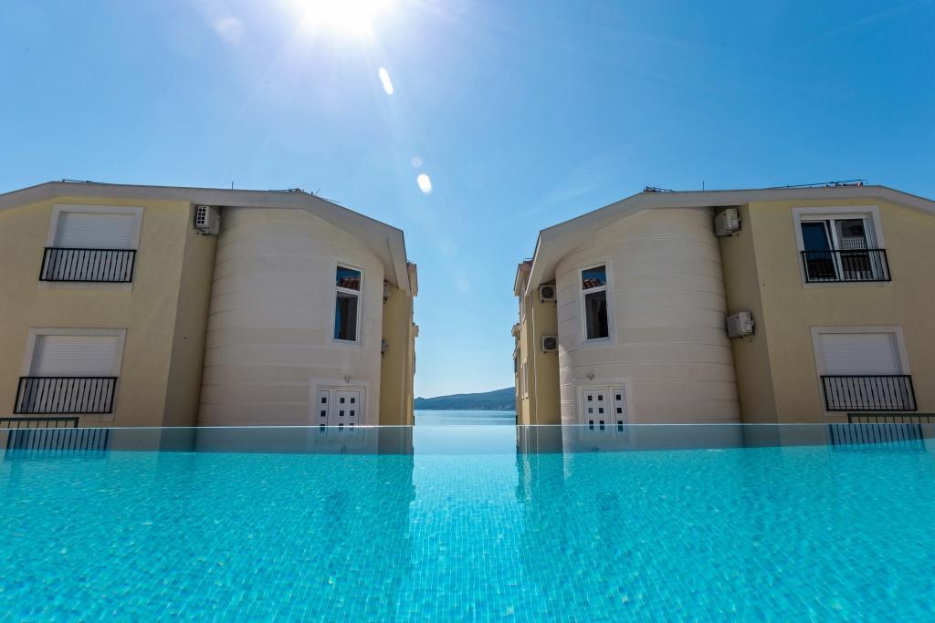 Adriadome Apartments Bijela Exterior photo