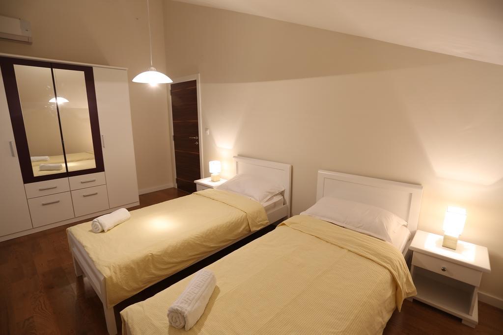 Adriadome Apartments Bijela Exterior photo